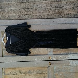 Everly black crushed velvet deep V dress tie front waist size large